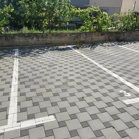 Korina - Free Private Parking شقة