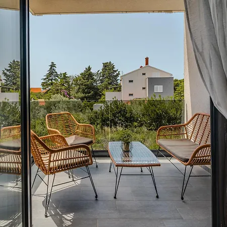 Korina - Free Private Parking アパート ザダル