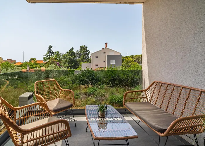 Korina - Free Private Parking *